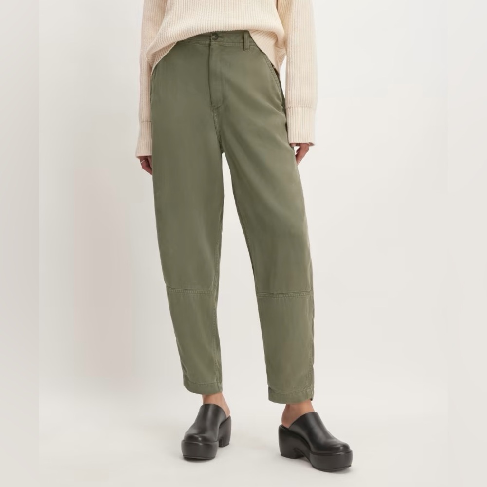 Everlane The Tencel Relaxed Chino / The Chino in Buttersoft, Size 6, Kalamata